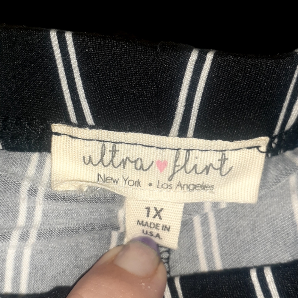 Womens Nwt Cotton pin stripe pants. Elastic waist. Stretchy - Picture 2 of 4